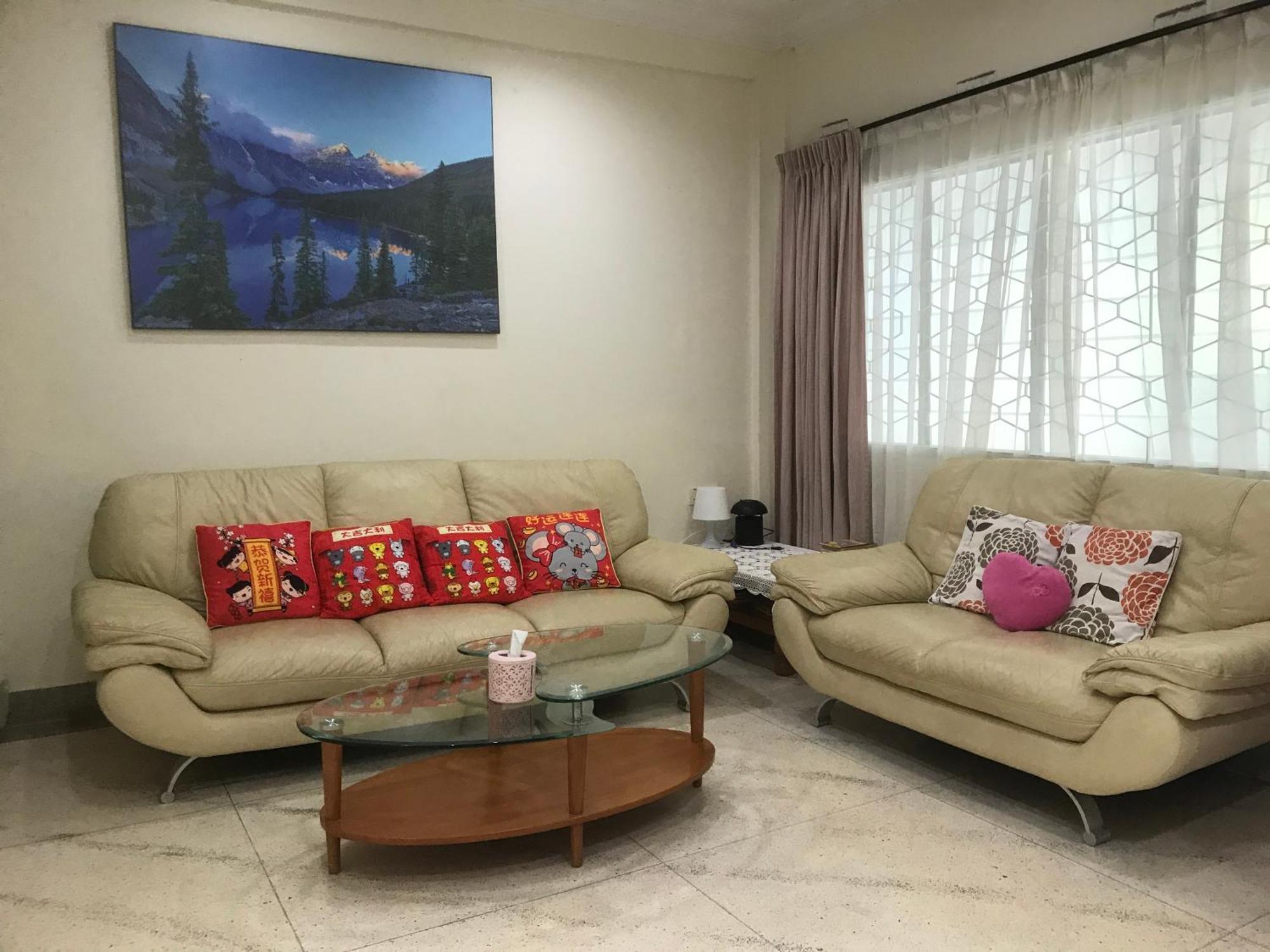 Carols Guesthouse Near Jonker And Satay Celup Malacca エクステリア 写真